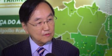 Presidente da Câmara Brasil-China, Charles Andrew Tang se justifica com governo baiano, sobre declaração de compras de respiradores em empresa americana fantasma - Foto: Ilustração