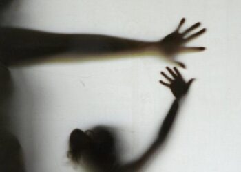 O confinamento em casa, acaba expondo essa população a uma maior incidência de violência doméstica - Foto: Ilustração