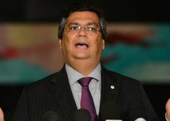 “Fim precoce do auxílio emergencial pode jogar Brasil no caos social”, diz Flávio Dino