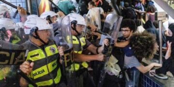 O ano agora é 2020. O país passou por uma turbulenta eleição presidencial - Foto: Ilustração