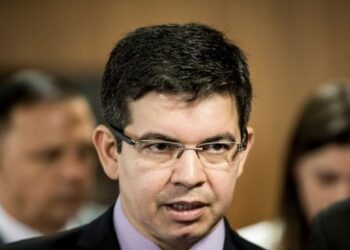 "Nós temos que superar o Bolsonaro, superar o bolsonarismo, superar o populismo de extrema-direita, para irmos a uma outra página" - Foto: Ilustração