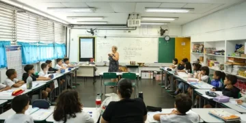 Professores receberão bônus de R$ 3 mil para investir em tecnologia