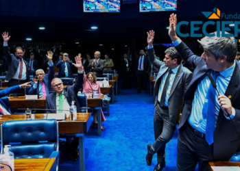 Senado libera acúmulo de cargos para professores