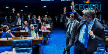 Senado libera acúmulo de cargos para professores