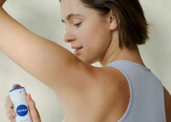 Desodorante ou antitranspirante: qual a diferença?