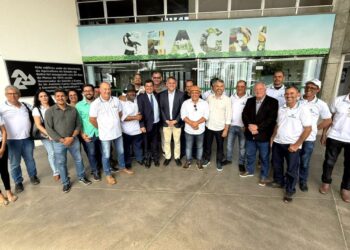 Elmo Vaz e Ricardo Rodrigues viabilizam estruturação da cadeia leiteira