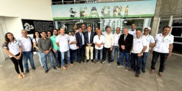 Elmo Vaz e Ricardo Rodrigues viabilizam estruturação da cadeia leiteira