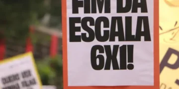 Extrema-direita lidera resistência ao fim da escala 6×1