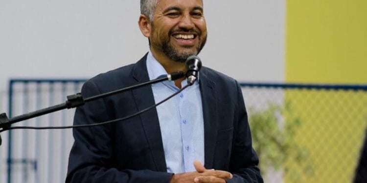 Elmo Vaz garante R$ 21 milhões para obras estruturantes na região de Irecê