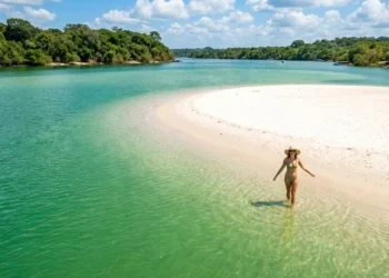 Vila amazônica onde rios se encontram vira paraíso de água doce