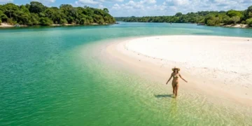 Vila amazônica onde rios se encontram vira paraíso de água doce