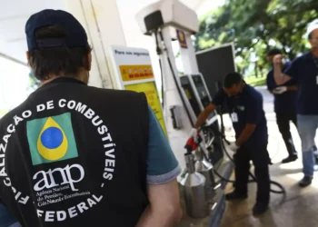 Governo aciona PF e Procons contra aumento dos combustíveis