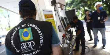 Governo aciona PF e Procons contra aumento dos combustíveis