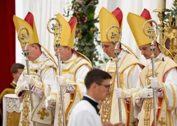Vaticano excomunga grupo ultraconservador