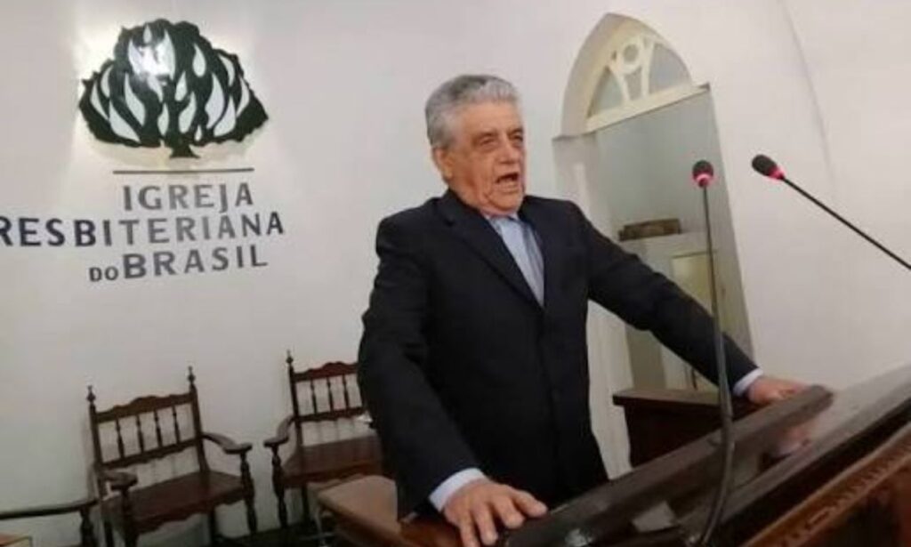 Aos 95 anos, constituinte Celso Dourado prepara viagem para votar em Lula em João Dourado